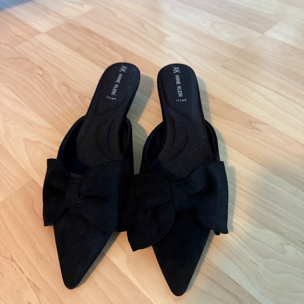 Anne Klein Kitten Heels NWOT